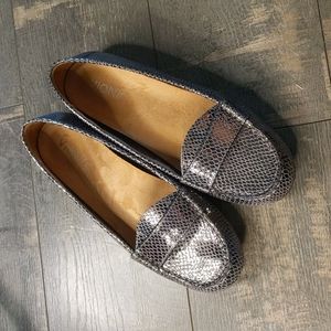 Vionic Orthaheel Chill Larrun Loafer Shoes Metallic Gunmetal BX152